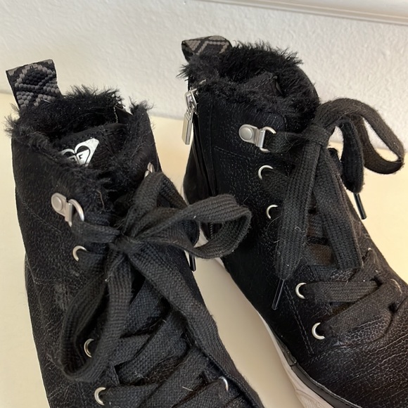 Roxy hi tops. Cute and fuzzy on the inside - Picture 6 of 8